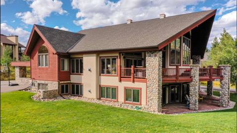 Majestic Vista Exterior