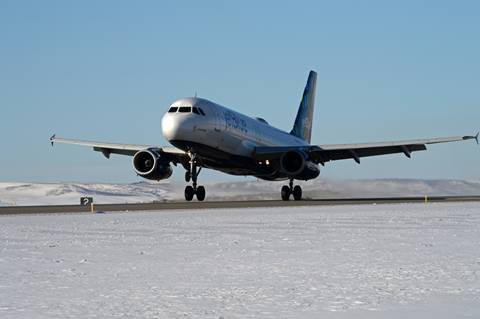 JetBlue aircraft winter