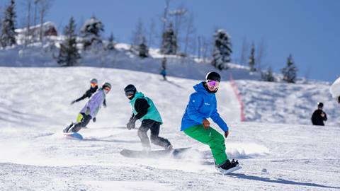 Teen snowboard lesson at Steamboat's Greenhorn Ranch